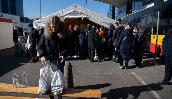 Чи мають біженці в ЄС платити податки в Україні: що кажуть у Податковій