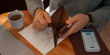 Біженку суд змусив заплатити за опалення квартири в Україні, у якій вона з родиною давно не живе: що варто знати